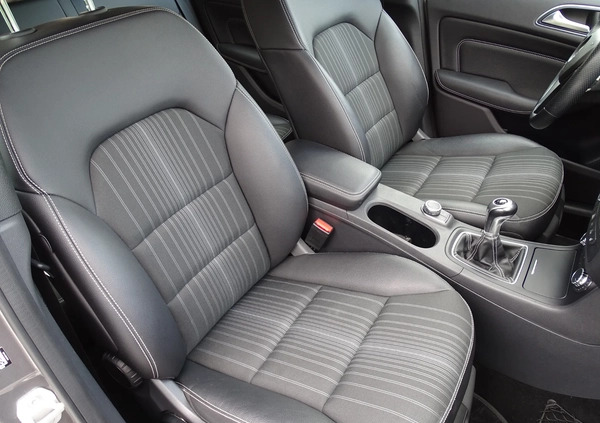 Mercedes-Benz Klasa B cena 50900 przebieg: 76000, rok produkcji 2014 z Piaski małe 596